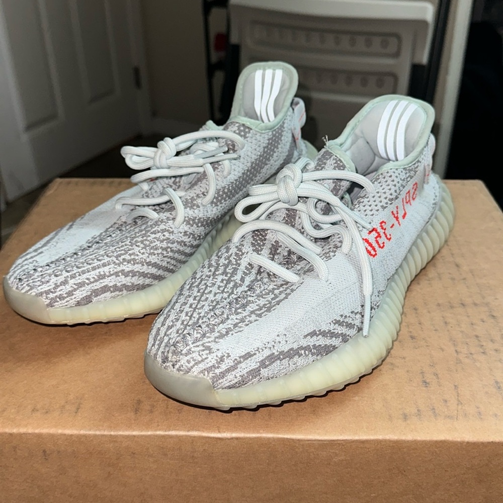 yeezy 350 v2 - blue tint (2017) size 9
